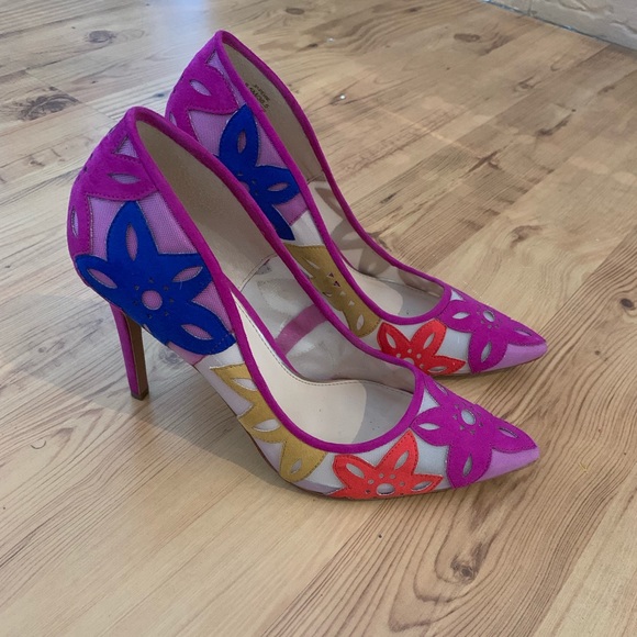 jessica simpson mesh pump